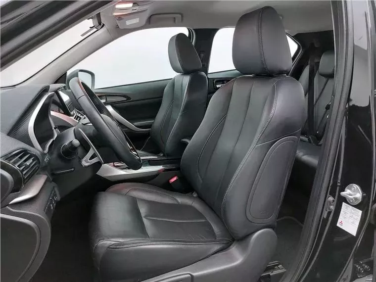 Mitsubishi Eclipse Cross Preto 10