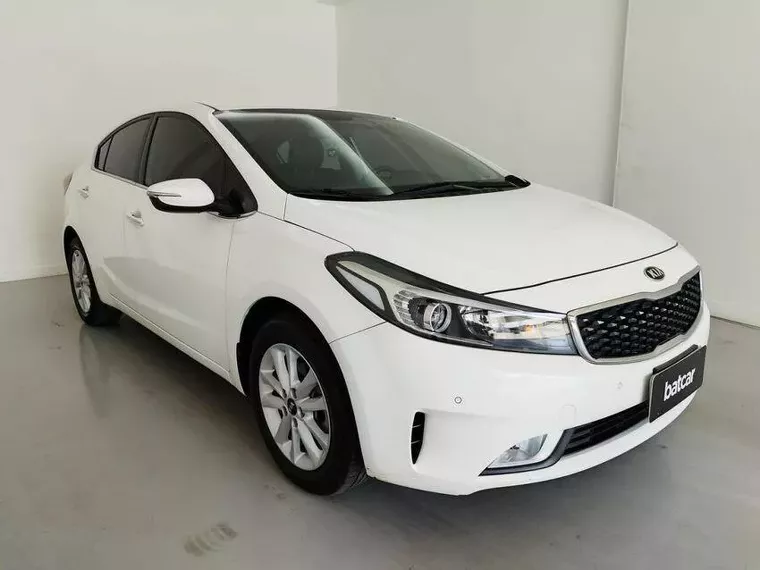 KIA Cerato Branco 1