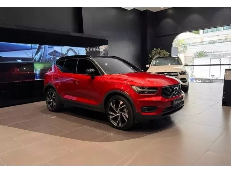 Volvo XC40 Vermelho 3