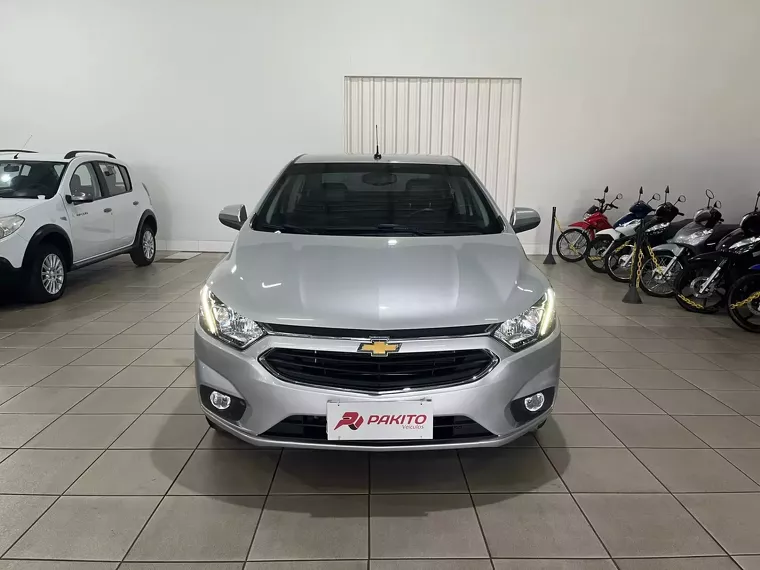 Chevrolet Prisma Prata 1