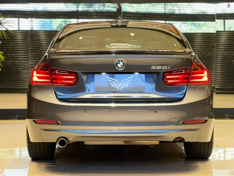 BMW 320i Cinza 7