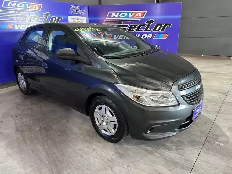 Chevrolet Onix Cinza 1