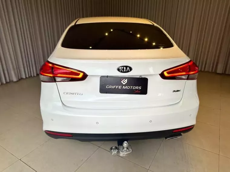 KIA Cerato Branco 1