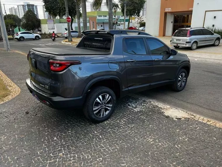 Fiat Toro Cinza 2