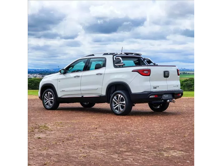 Fiat Toro Branco 2