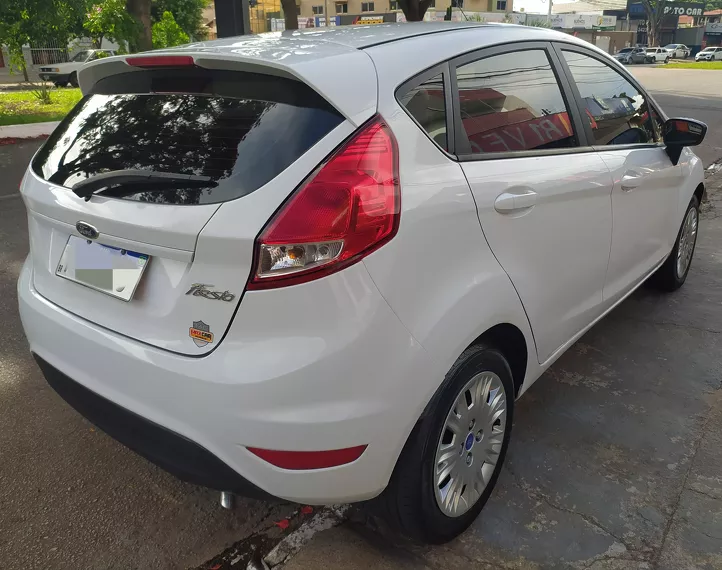 Ford Fiesta Branco 2