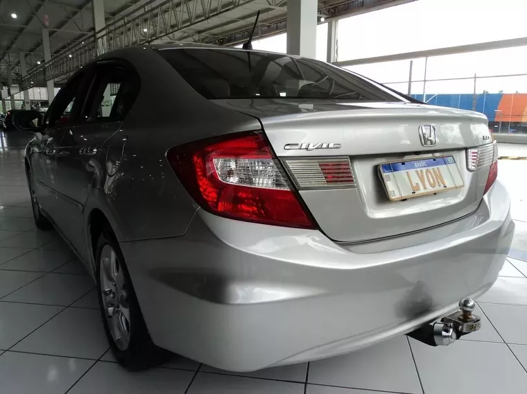 Honda Civic Prata 13