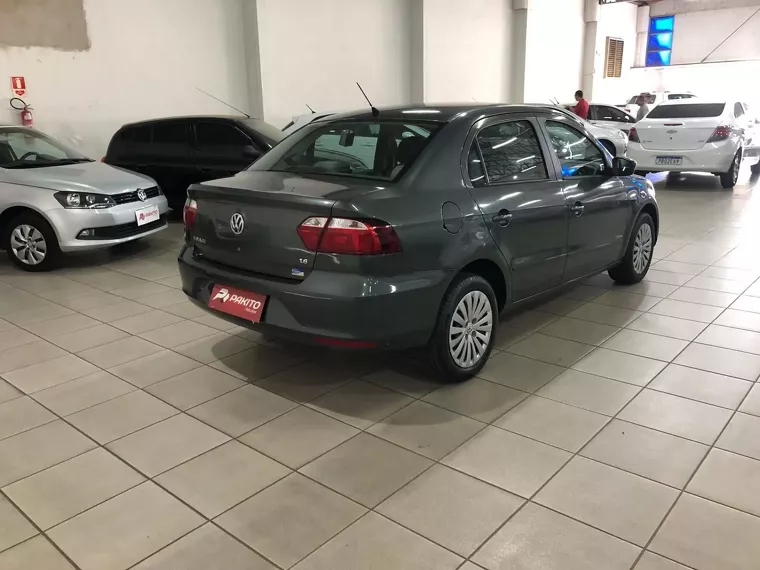 Volkswagen Voyage Cinza 6