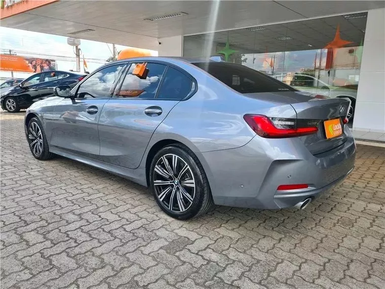 BMW 320i Cinza 7