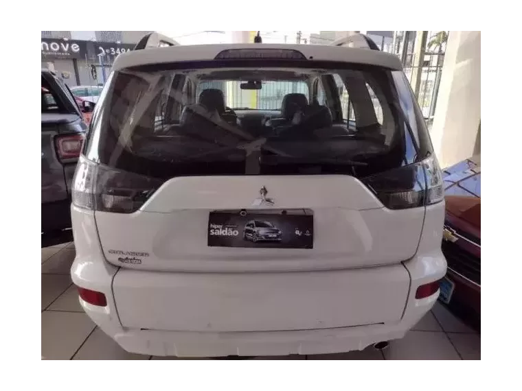 Mitsubishi Outlander Branco 3