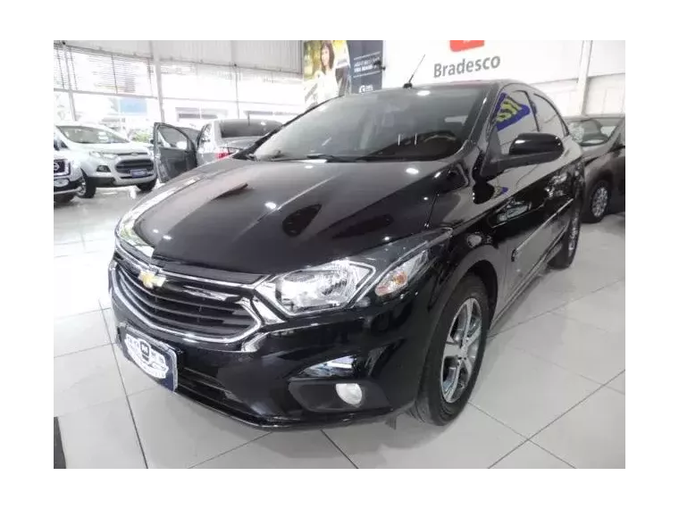 Chevrolet Onix Preto 1