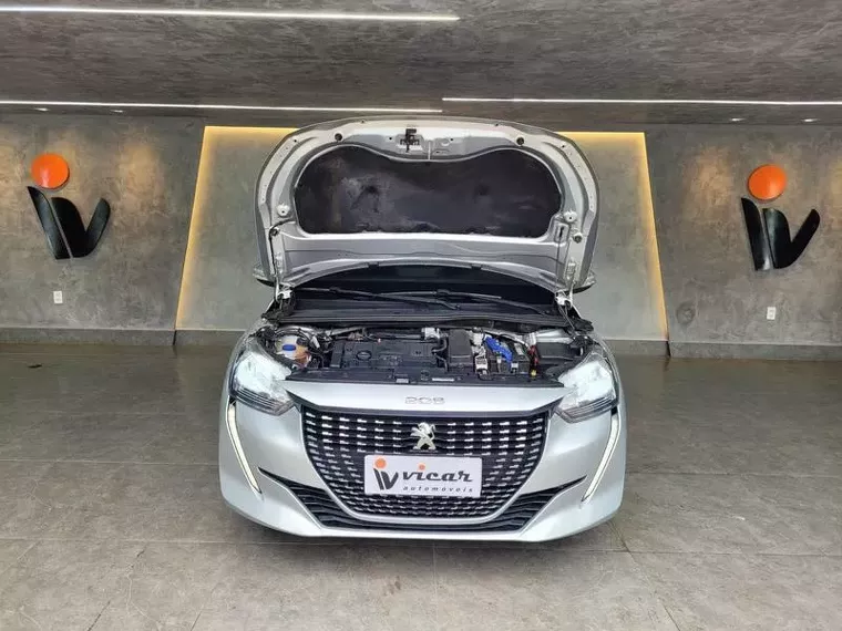 Peugeot 208 Prata 6