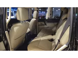 Mitsubishi Pajero Full
