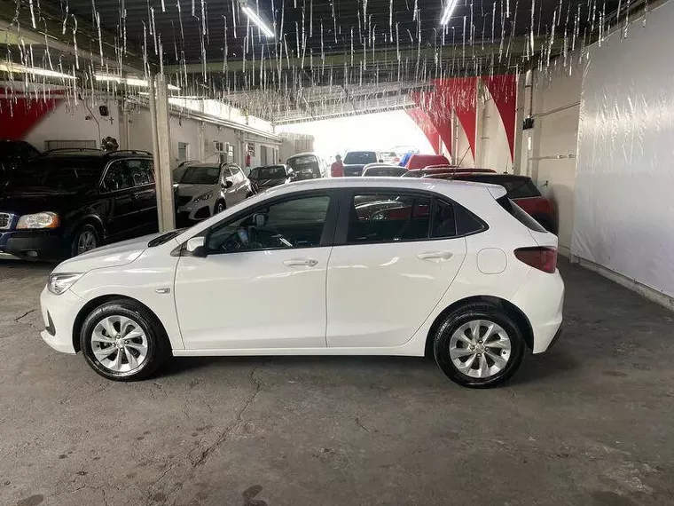 Chevrolet Onix Branco 2