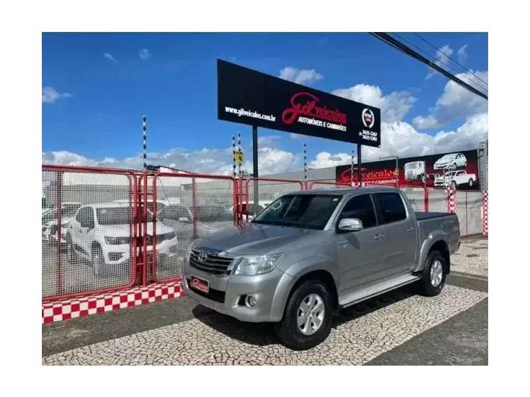 Toyota Hilux Prata 7