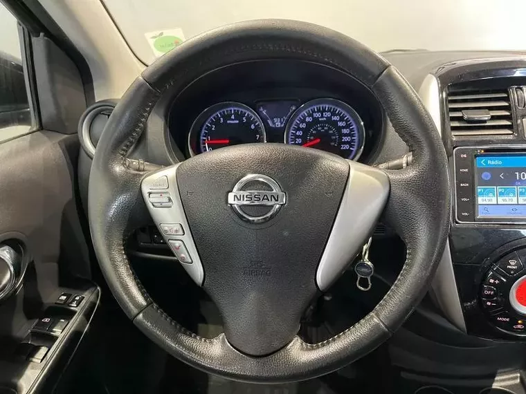 Nissan Versa Preto 7