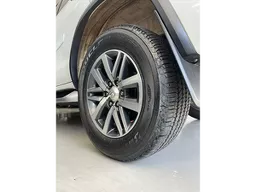Toyota Hilux SW4