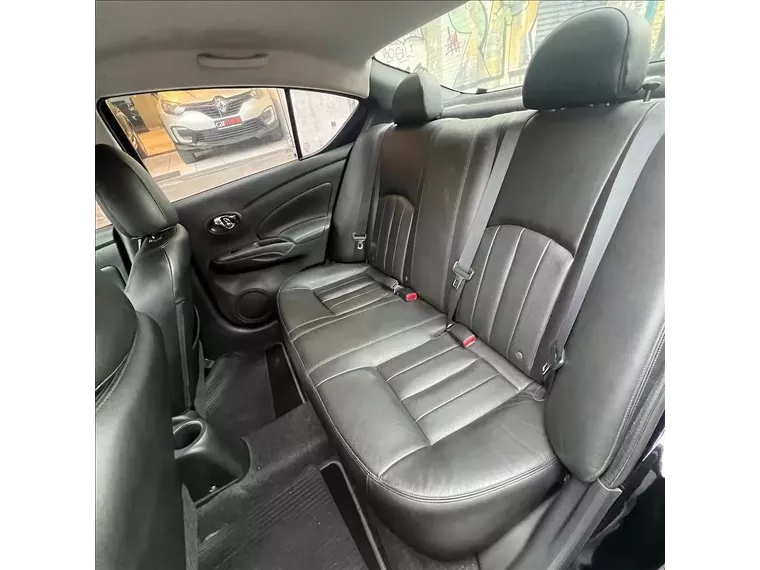 Nissan Versa Preto 12