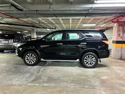 Toyota Hilux SW4
