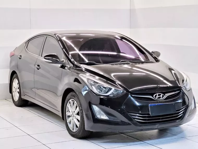 Hyundai Elantra Preto 4