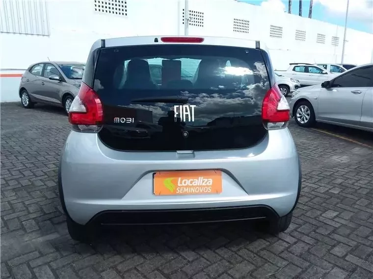 Fiat Mobi Prata 4