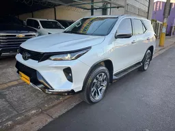 Toyota Hilux SW4