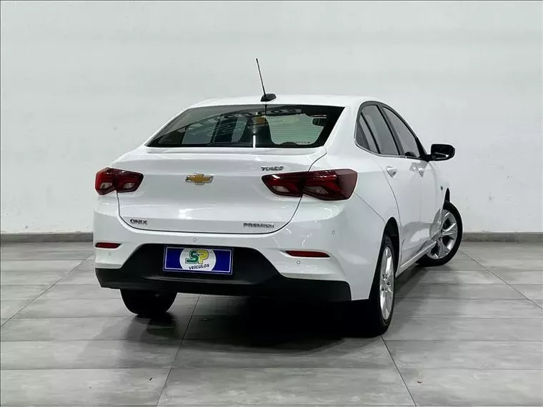 Chevrolet Onix Branco 13