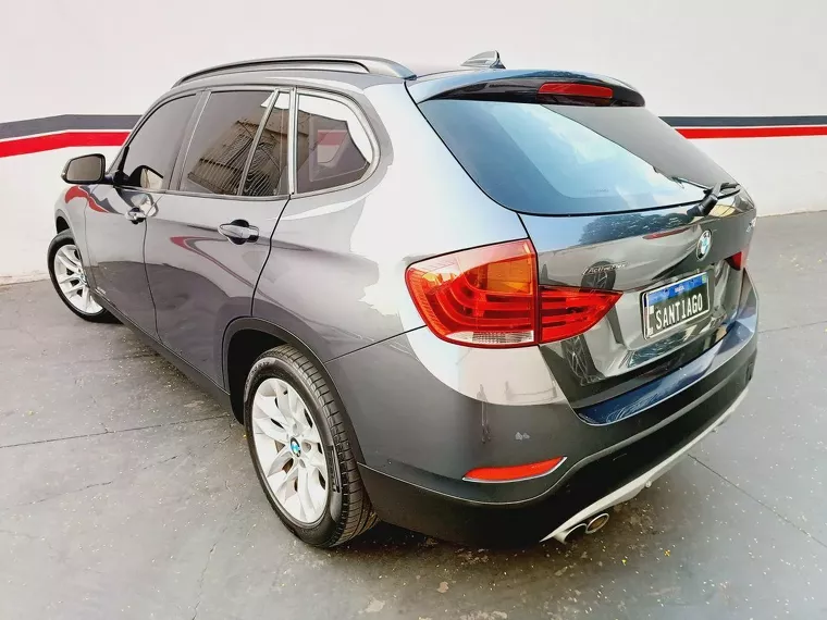 BMW X1 Cinza 4