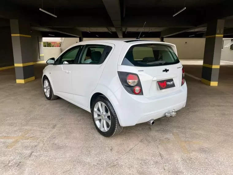 Chevrolet Sonic Branco 2