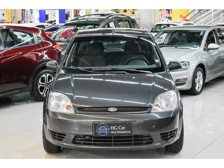 Ford Fiesta Cinza 11