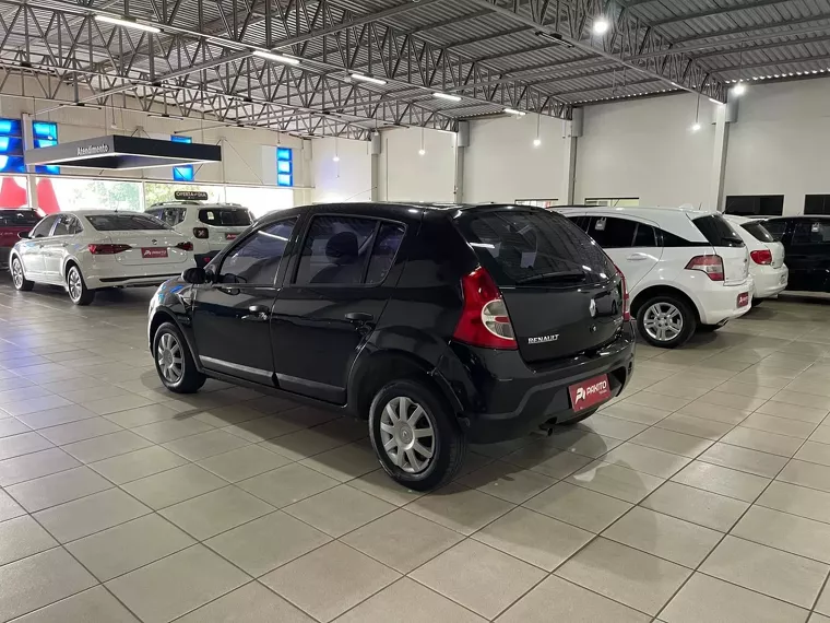 Renault Sandero Preto 6