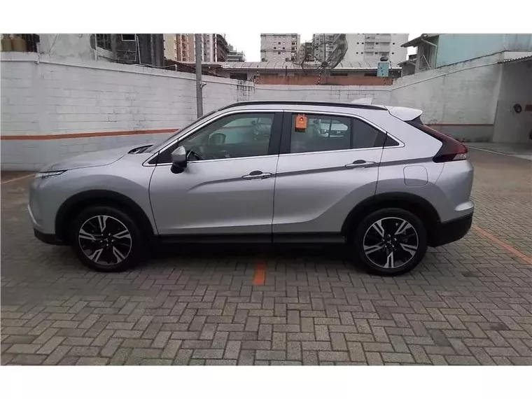 Mitsubishi Eclipse Cross Prata 3