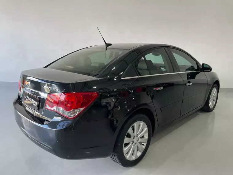 Chevrolet Cruze Preto 5