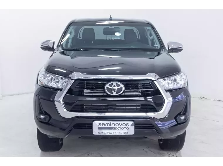 Toyota Hilux Preto 18