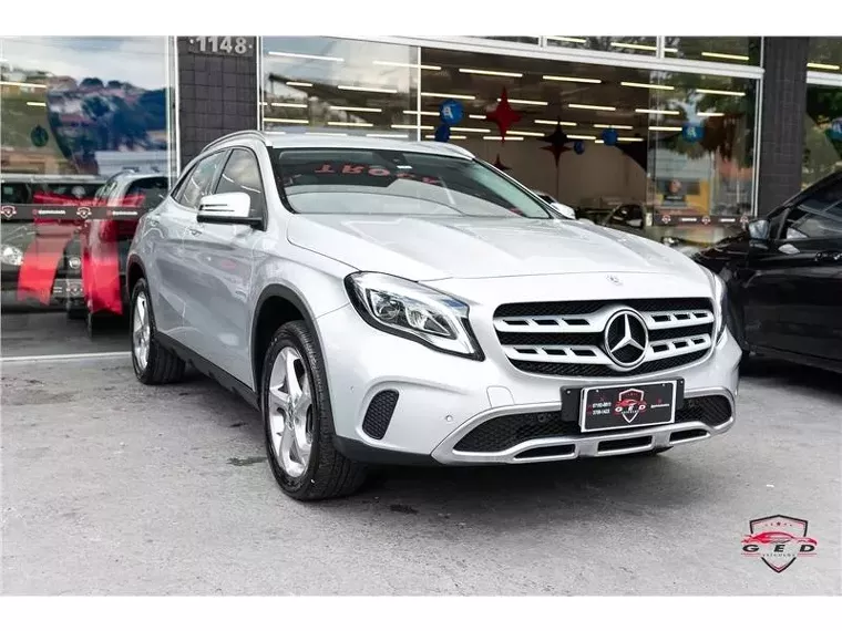 Mercedes-benz GLA 200 Prata 8