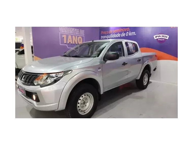 Mitsubishi L200 Prata 1