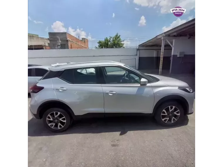 Nissan Kicks Prata 7