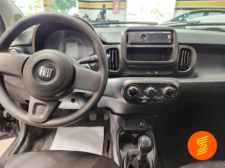 Fiat Mobi Cinza 5