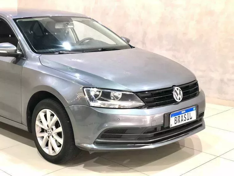 Volkswagen Jetta Cinza 4