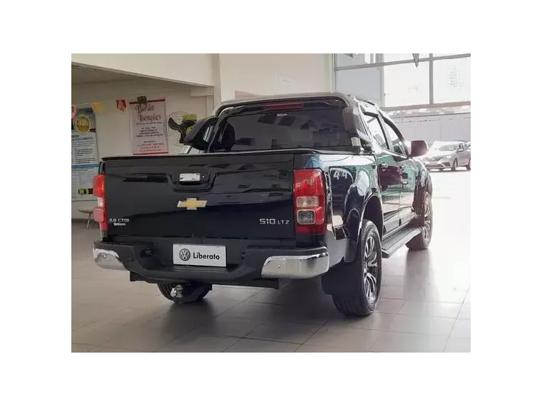 Chevrolet S10 Preto 8