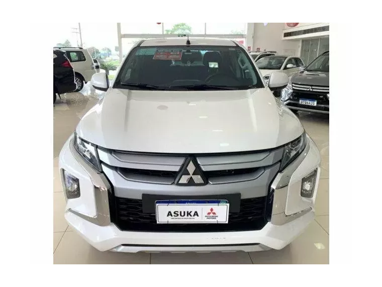 Mitsubishi L200 Triton Branco 5