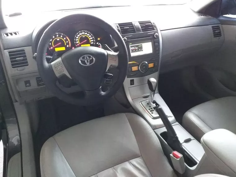 Toyota Corolla Cinza 1