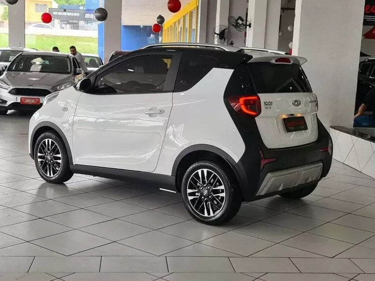 Chery Icar Branco 2