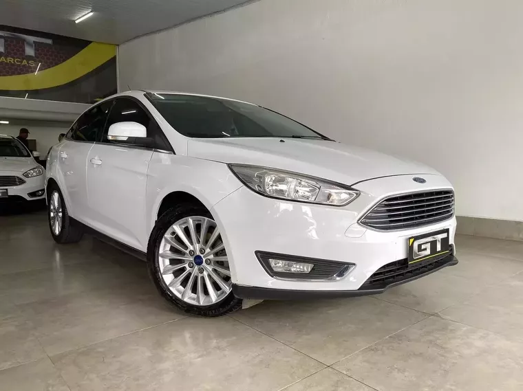 Ford Focus Branco 1