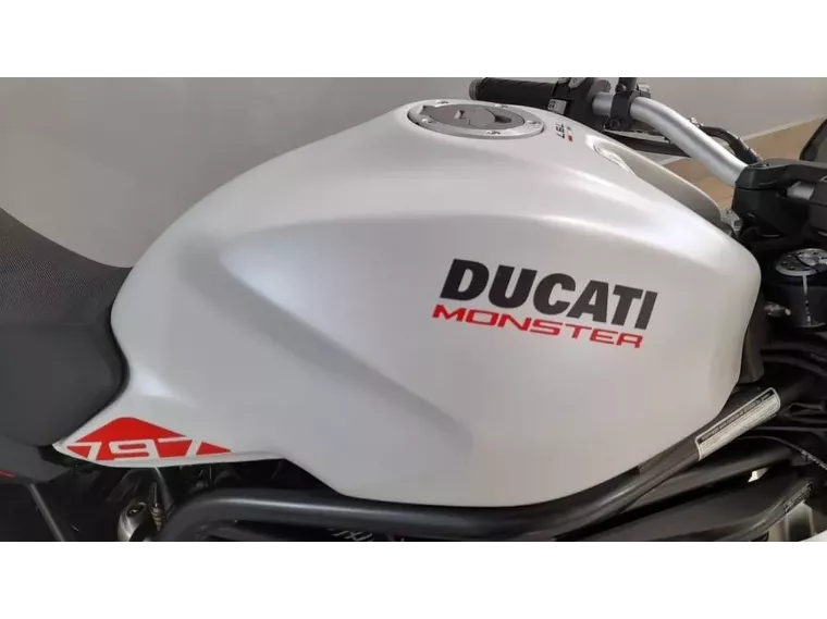 Ducati Monster Branco 7