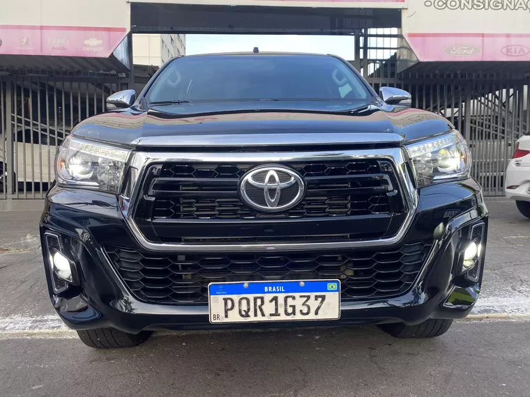 Toyota Hilux Preto 17