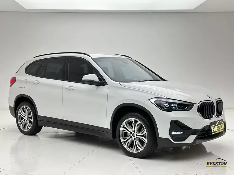 BMW X1 Branco 10