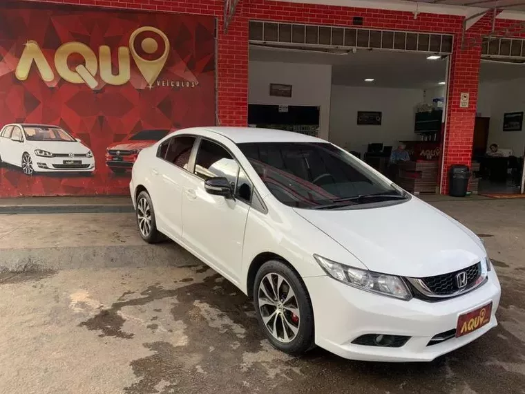 Honda Civic Branco 6