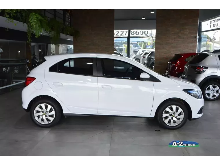 Chevrolet Onix Branco 7