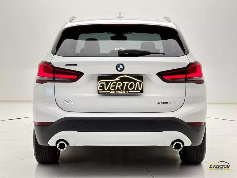 BMW X1 Branco 11